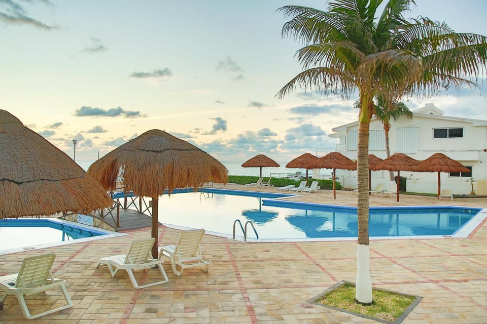 Pool view, Swimming pool