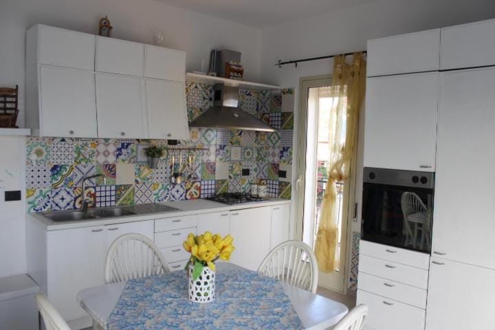 Dining area, Communal kitchen