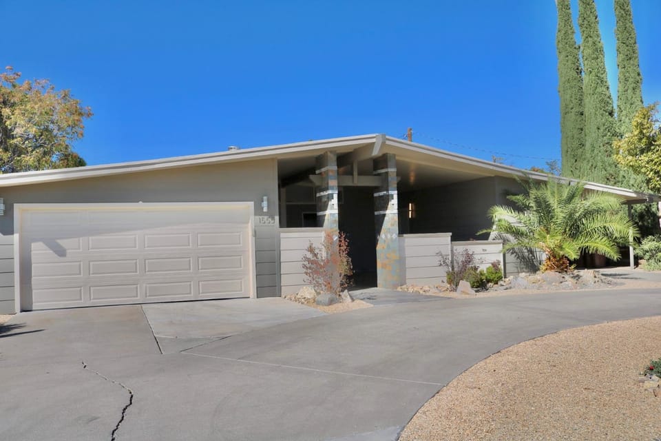Modern Mini Golf Oasis House in Las Cruces
