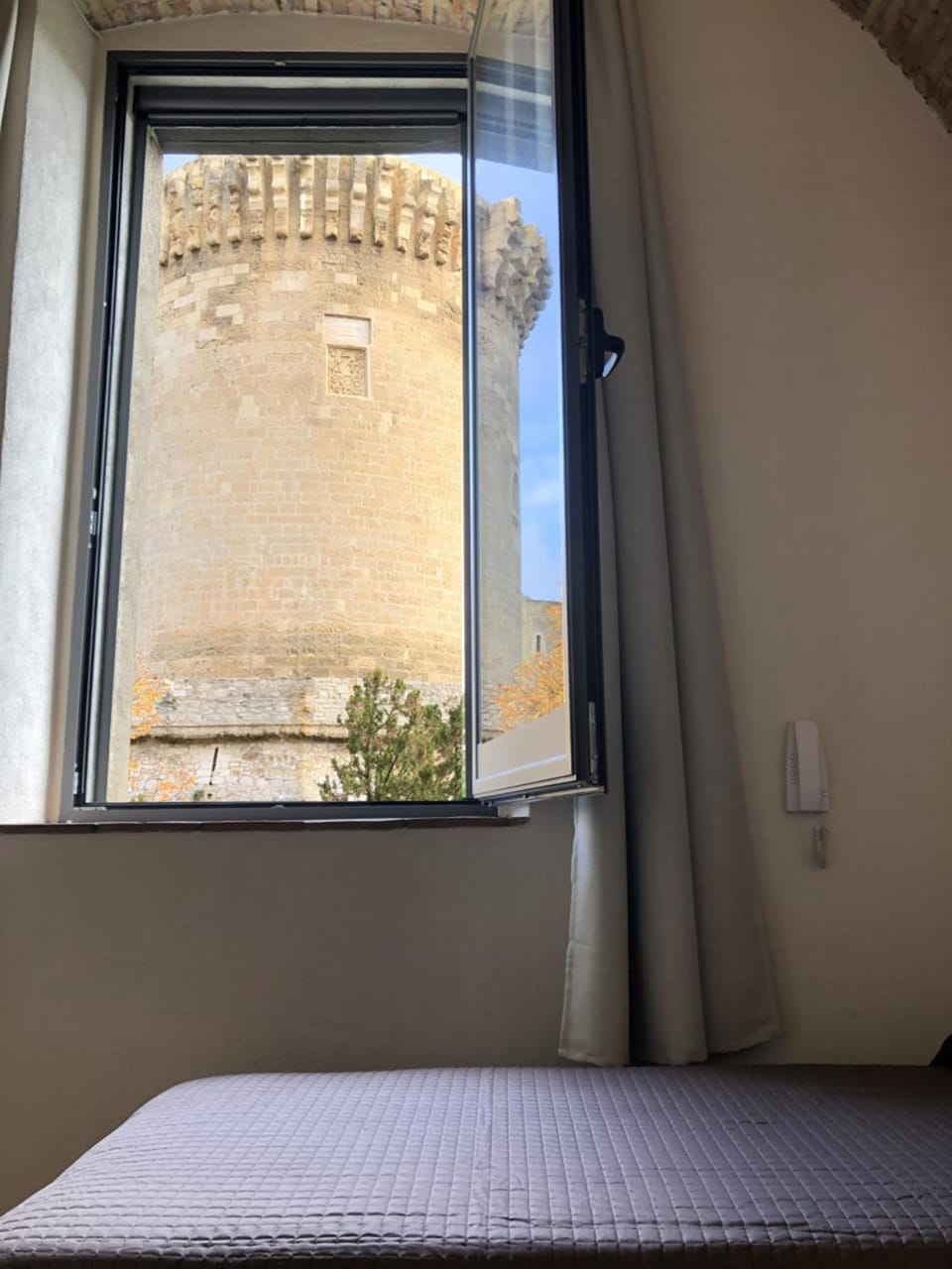 Nearby landmark, Bed