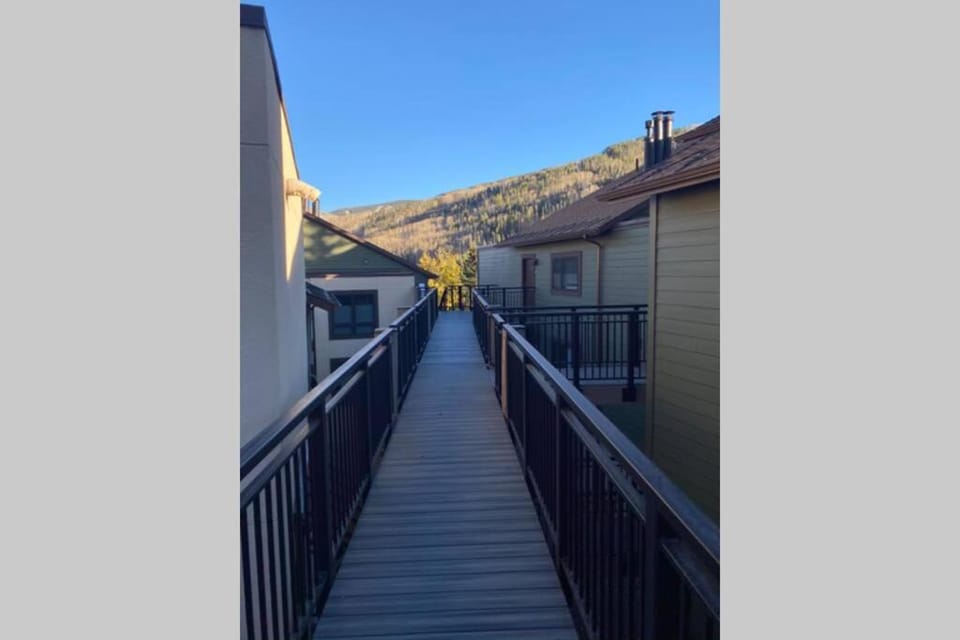 Very Spacious apartment close to Lions Head Gondola Apartment in Vail