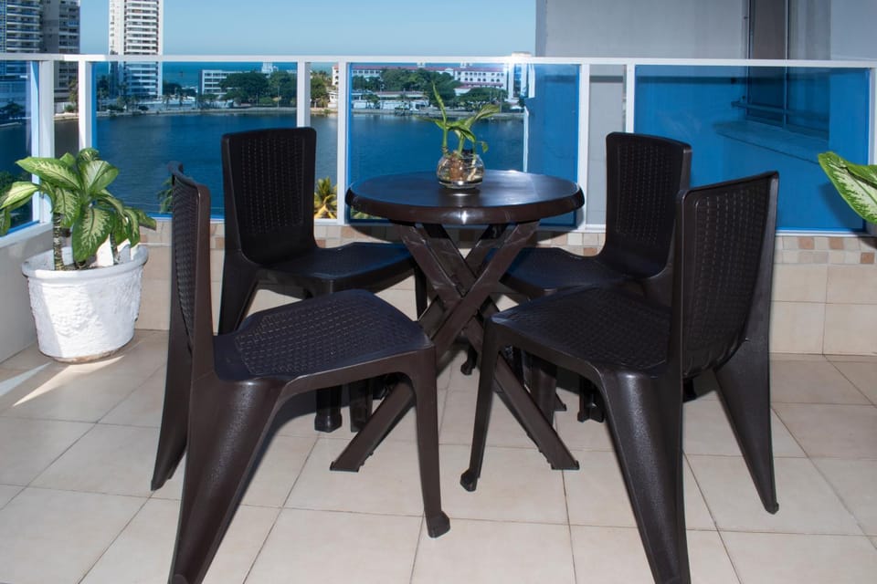 Balcony/Terrace, Street view