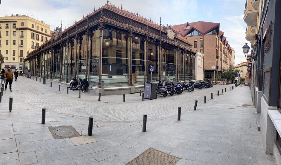 Nearby landmark, Neighbourhood