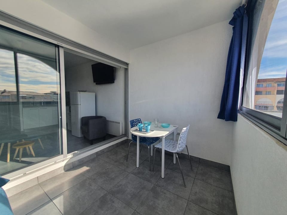 Studio cabine à Sète avec climatisation et parking, proche canal - FR-1-338-398 Cabin in Occitanie