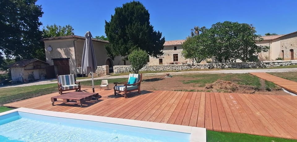 Domaine de Gaïa, Piscine, Pétanque, Ping-pong, proche Saint Emilion House in Nouvelle-Aquitaine
