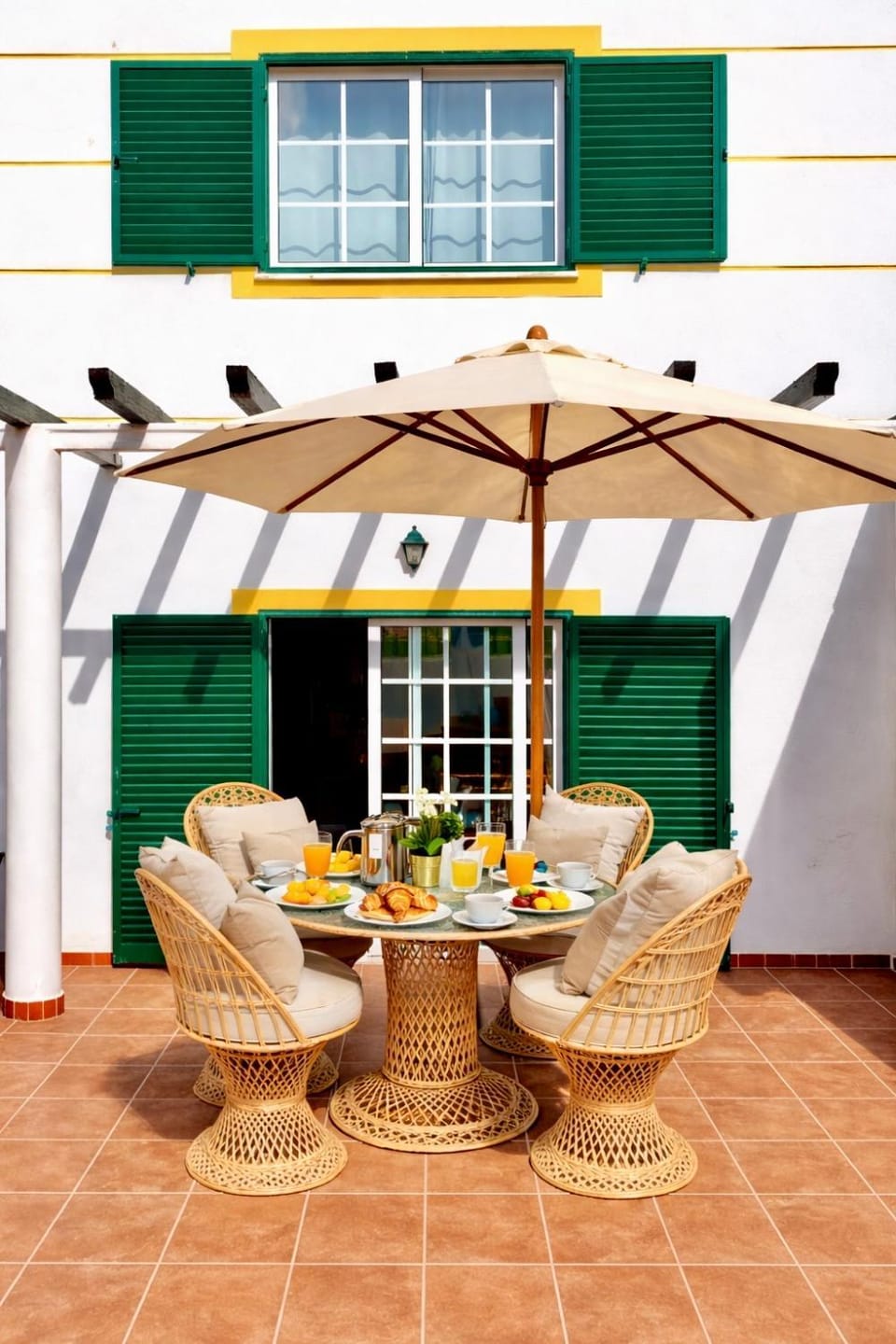 Patio, Seating area, Dining area