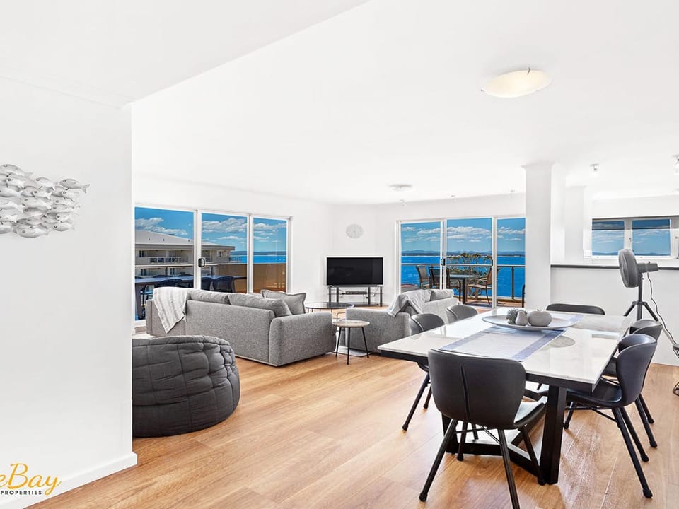 Living room, Dining area, Sea view