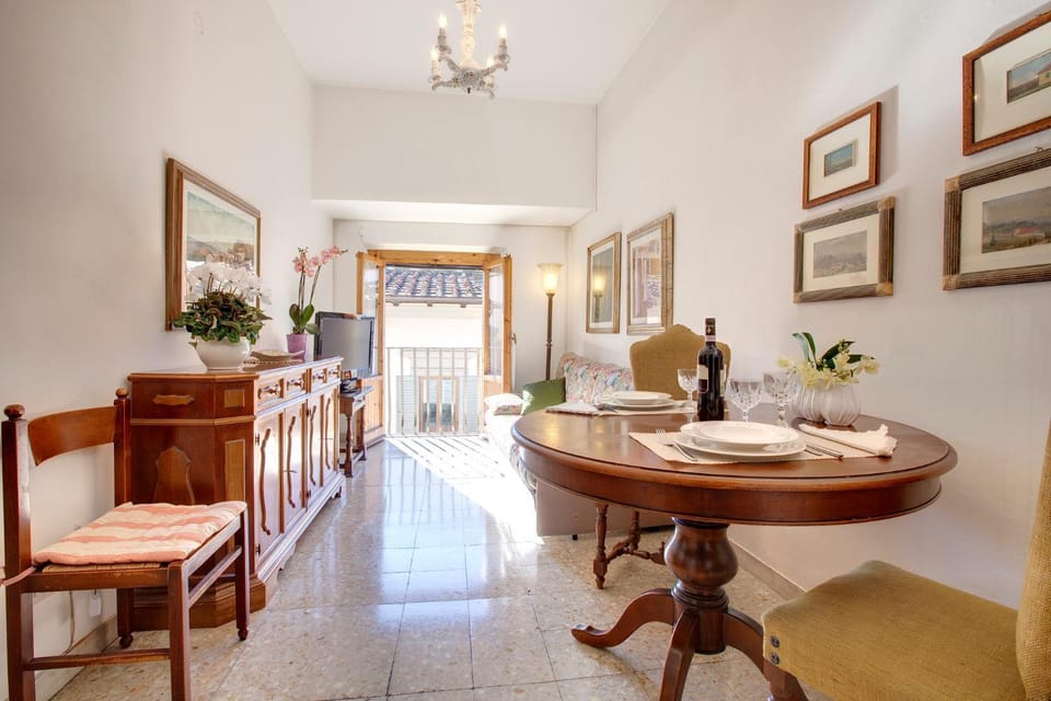 View (from property/room), Living room, Seating area, Dining area