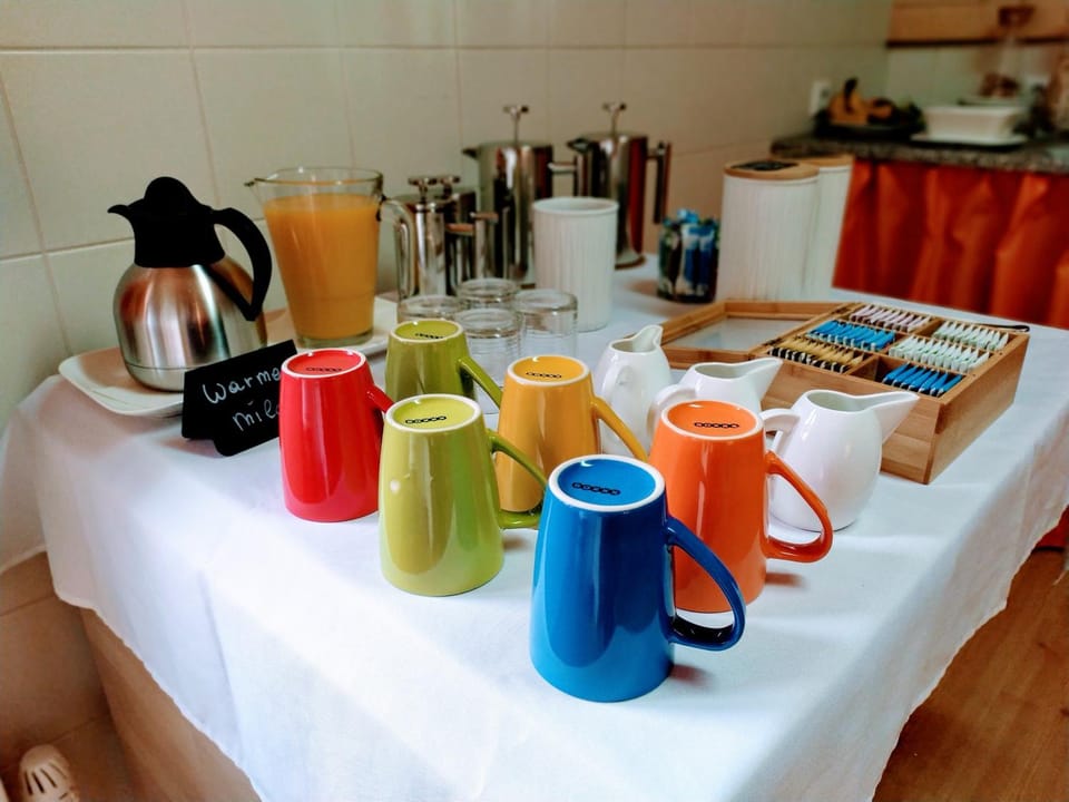Coffee/tea facilities, Internal: Not applicable to any particular room