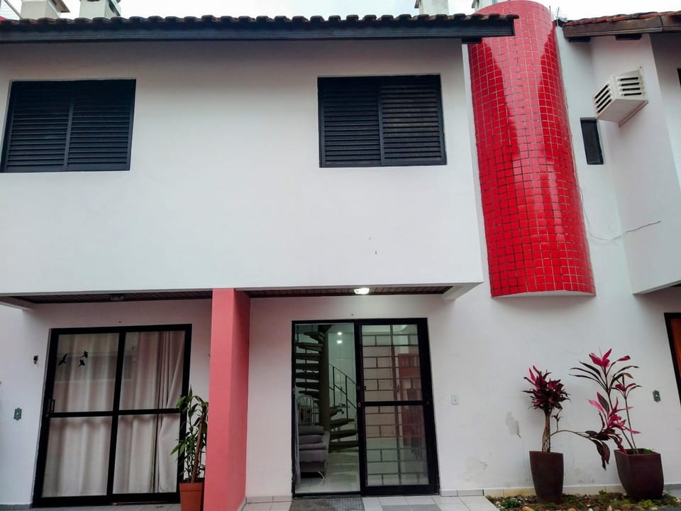Triplex em Caiobá-Matinhos-Pr a 200 mt do mar Apartment in State of Paraná