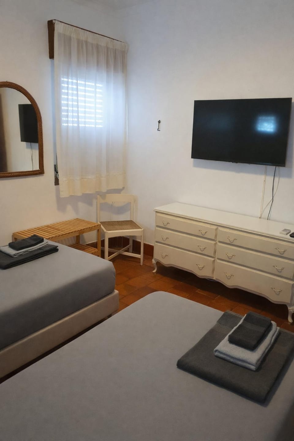 TV and multimedia, Bedroom, wardrobe, air conditioner