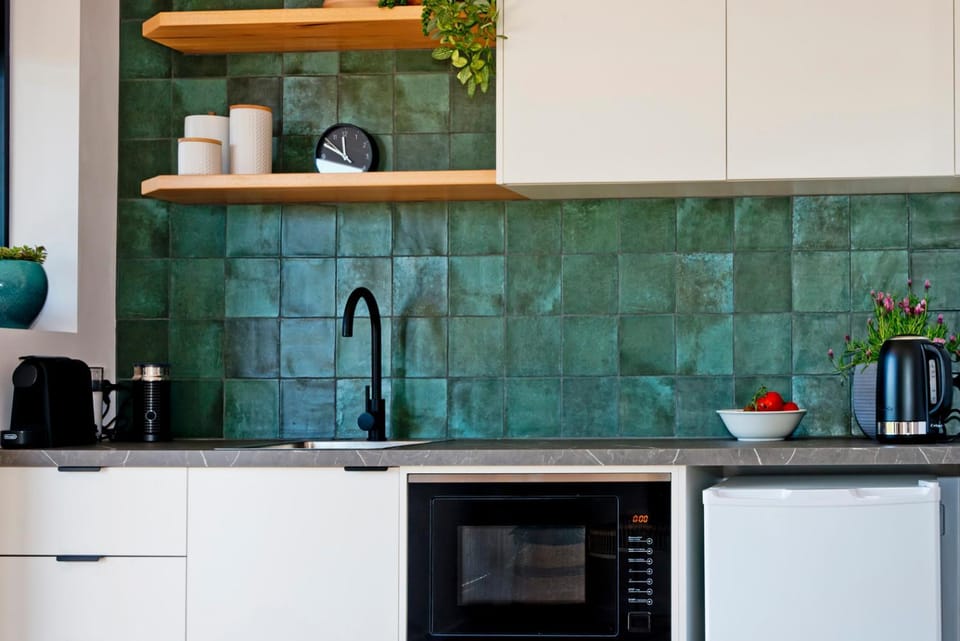 Coffee/tea facilities, Kitchen or kitchenette, microwave, toaster