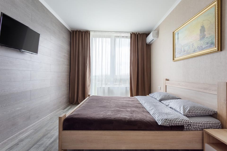 Bed, TV and multimedia, Photo of the whole room, Bedroom, towels