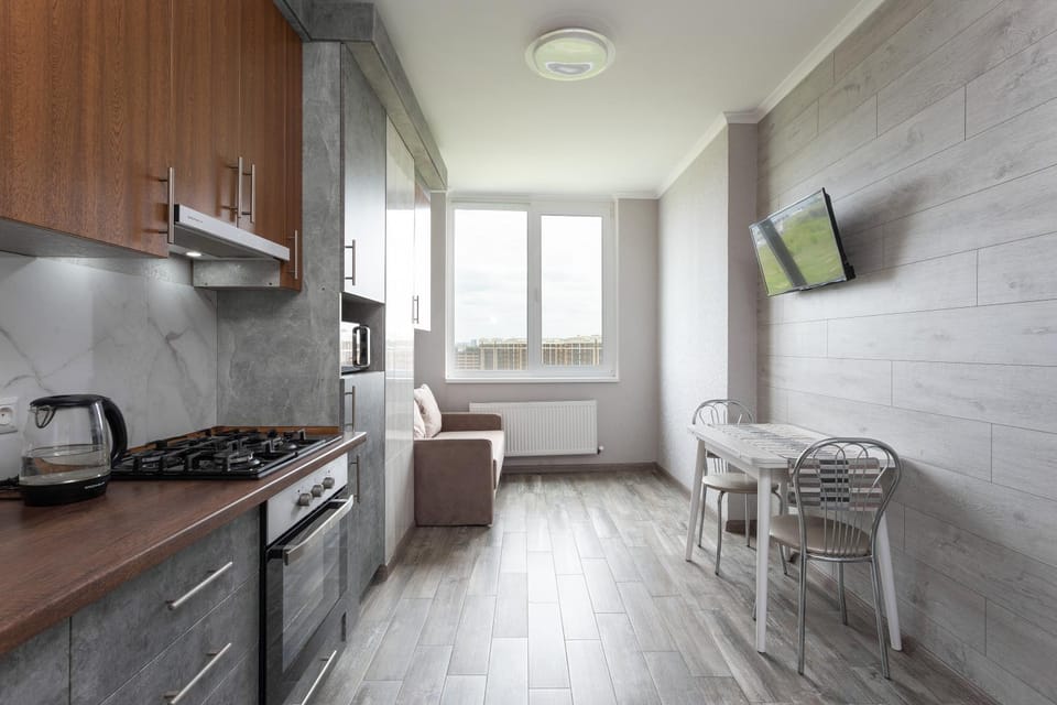 TV and multimedia, oven, stove