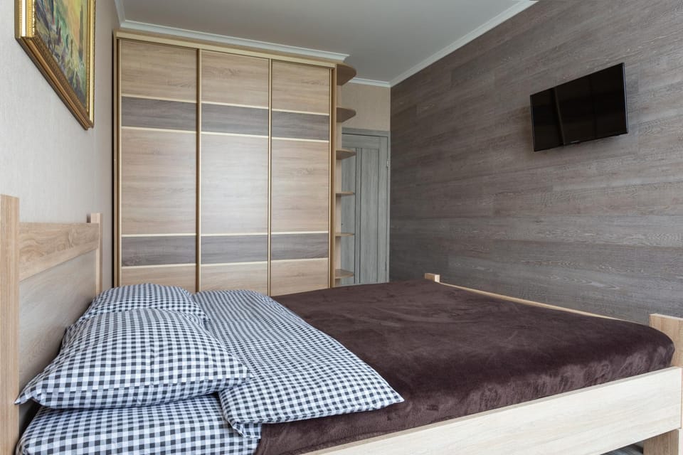 Bed, TV and multimedia, Photo of the whole room, Bedroom, wardrobe