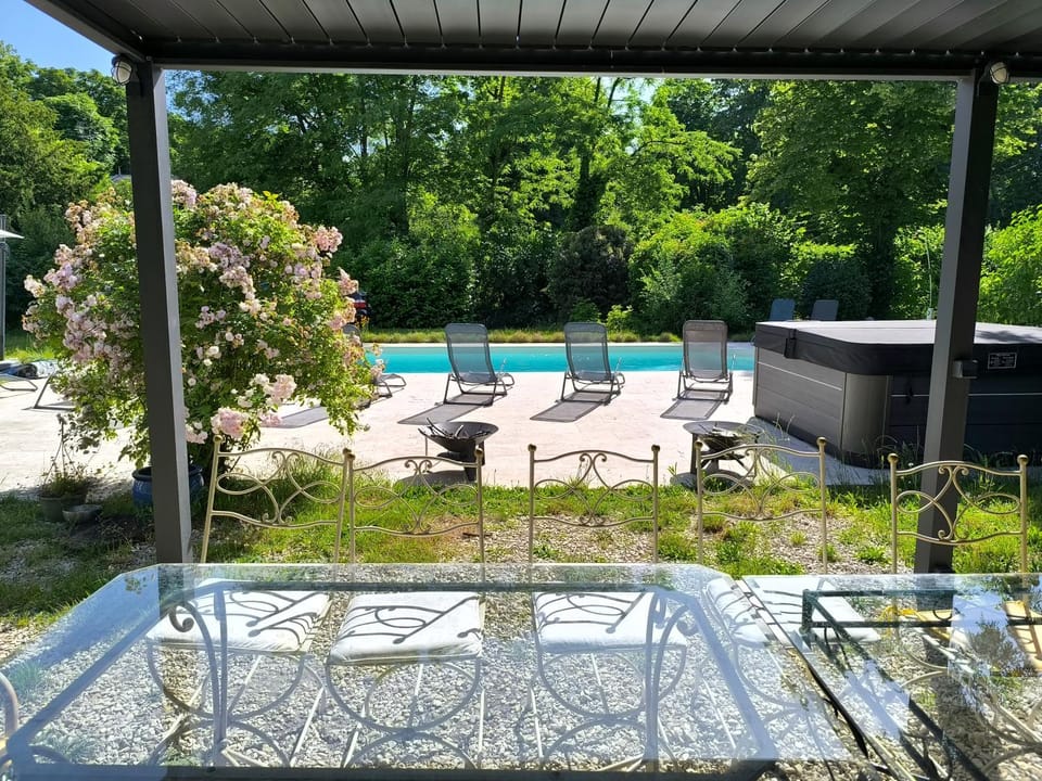 Domaine de Ris Bed and Breakfast in Île-de-France