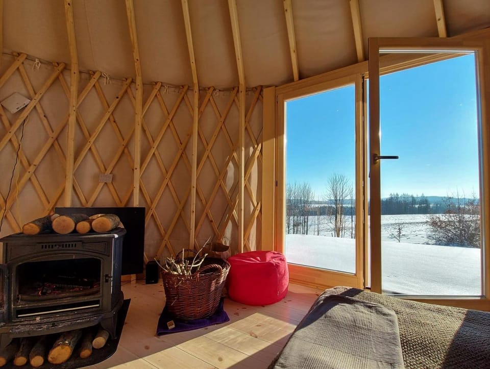 Ałabajka jurta i camping Luxury tent in Lower Silesian Voivodeship
