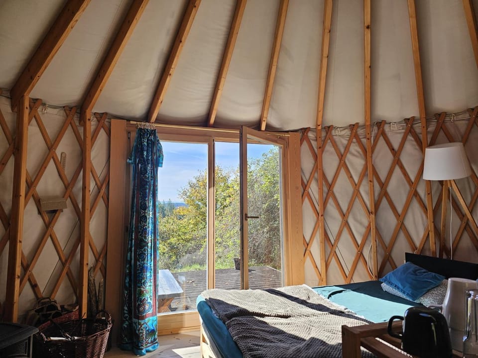 Ałabajka jurta i camping Luxury tent in Lower Silesian Voivodeship