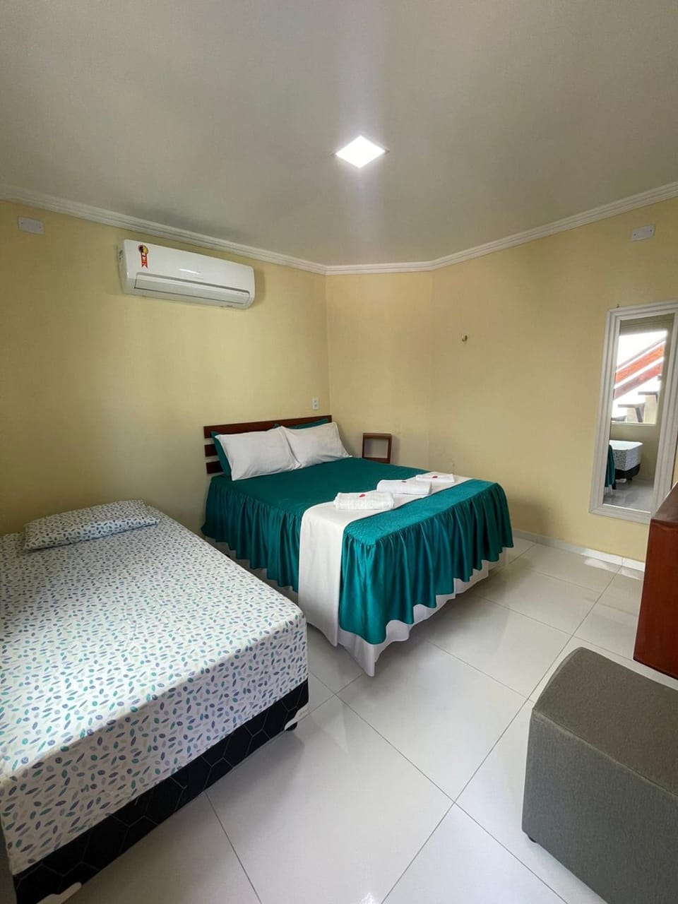 Bed, Photo of the whole room, Bedroom, air conditioner