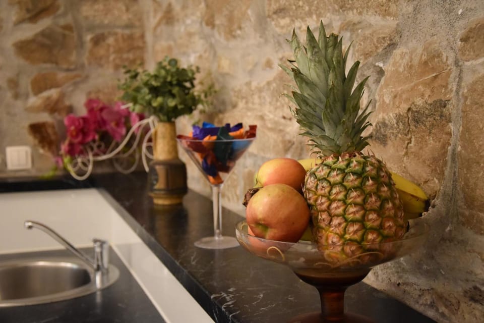 Kitchen or kitchenette, Food and drinks, Food