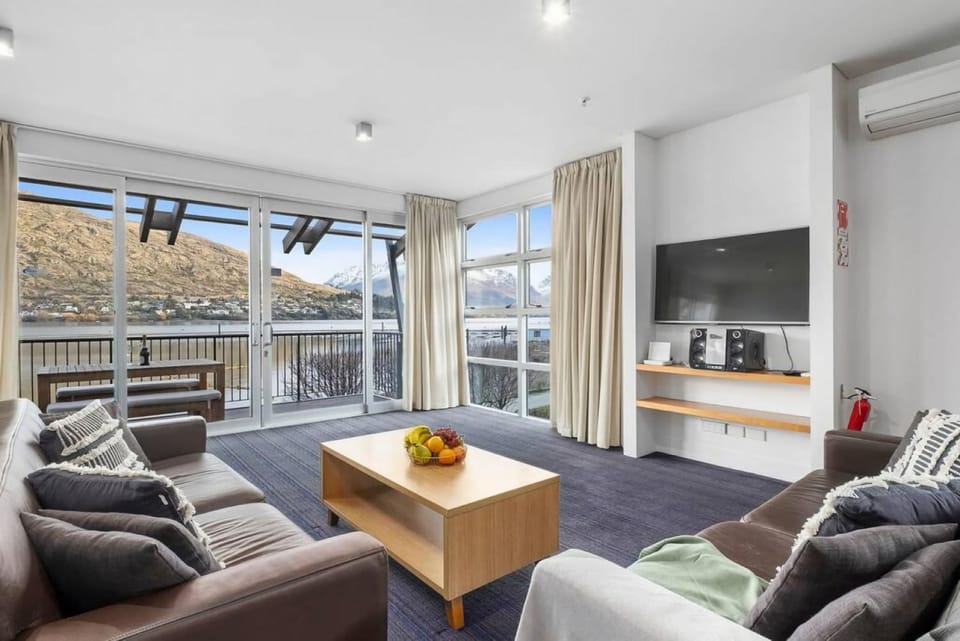 Marina Views - Apt 207 opposite the lake front Apartment in Queenstown