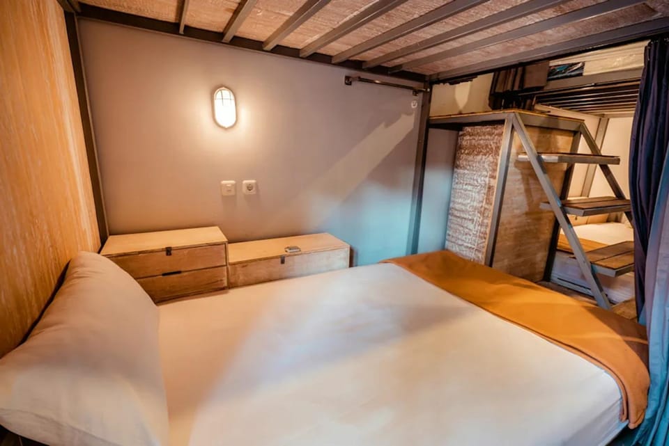 bunk bed