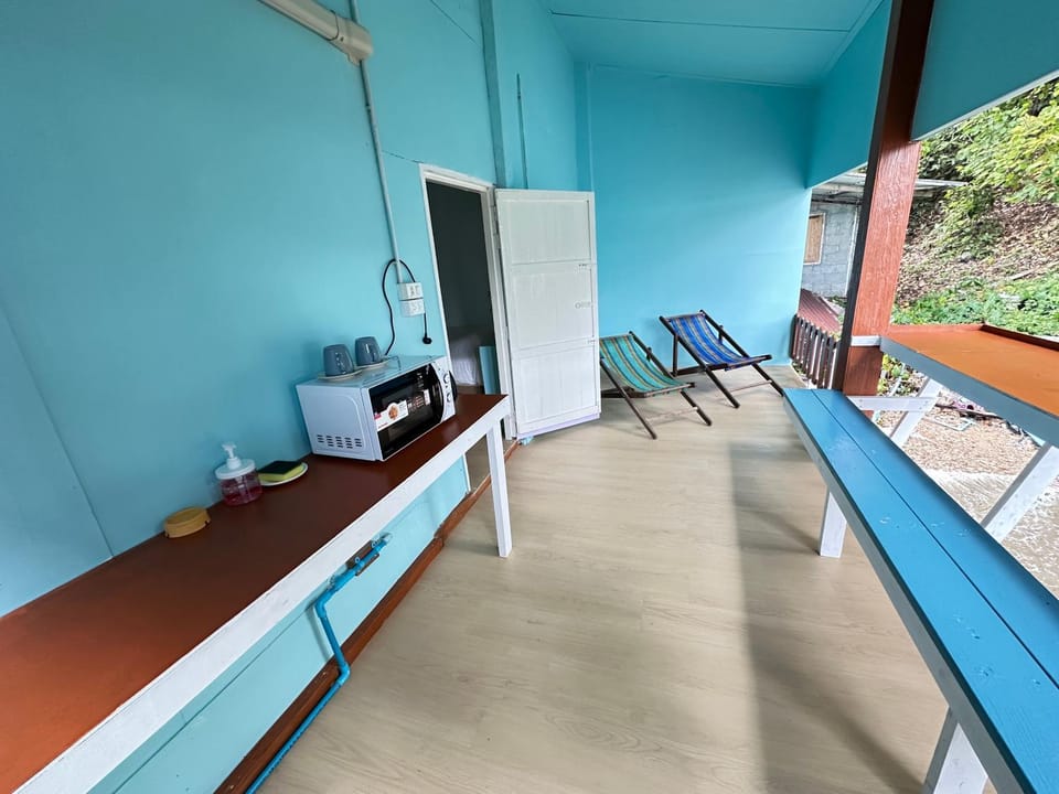 Koh Chang Baanrimtalay Resort in Ko Chang