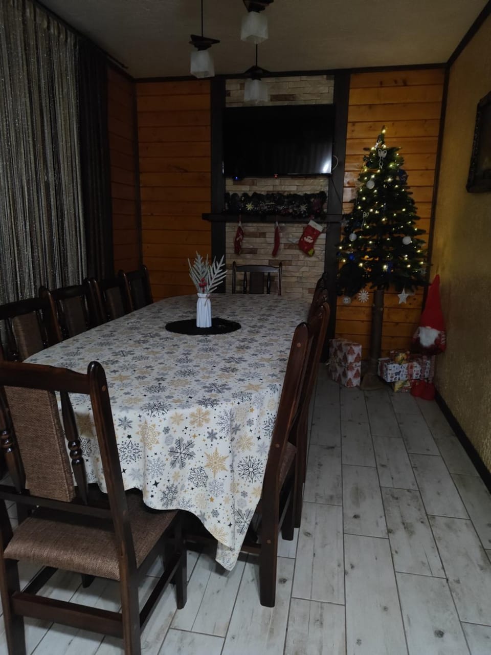 Котедж Кресаня House in Ukraine