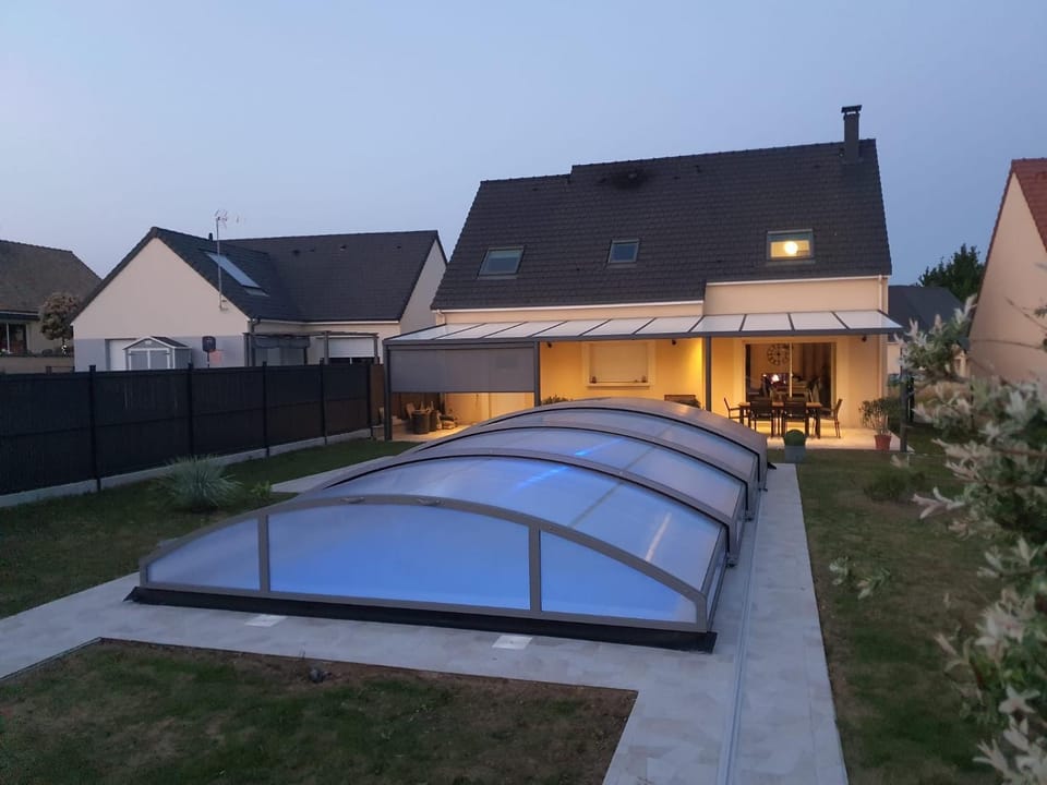 Idéal 24H voiture, moto, camion Bed and Breakfast in Pays de la Loire