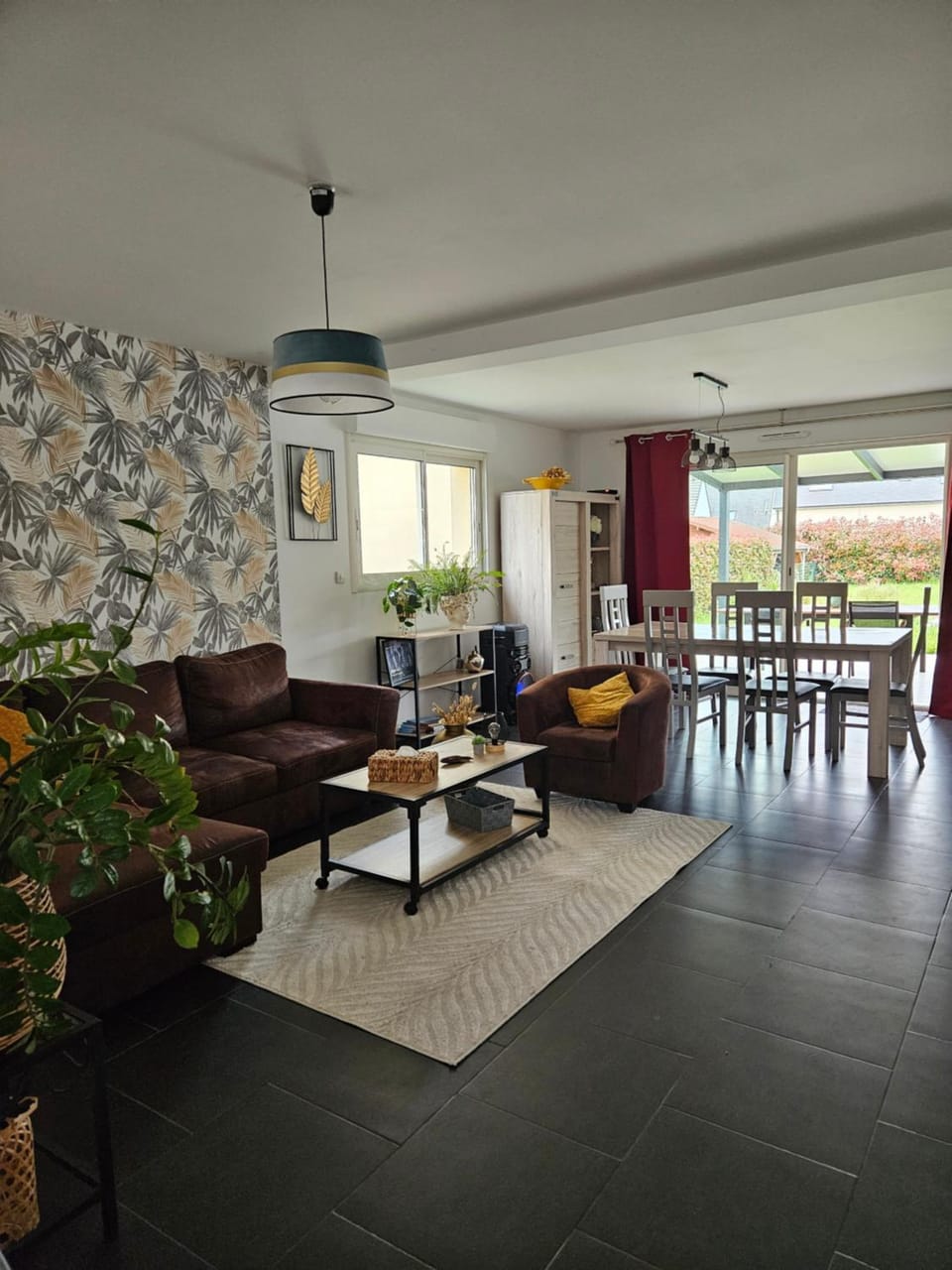 Idéal 24H voiture, moto, camion Bed and Breakfast in Pays de la Loire