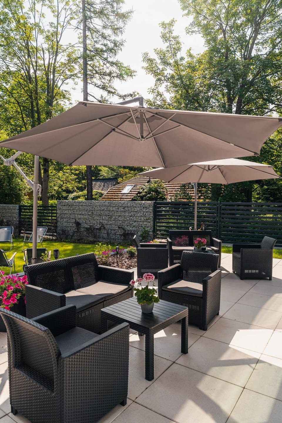 Property building, Patio, Spring, Day, Garden, Seating area