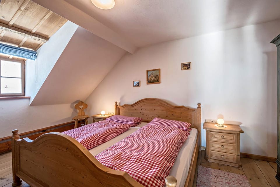 Property building, Living room, Bedroom