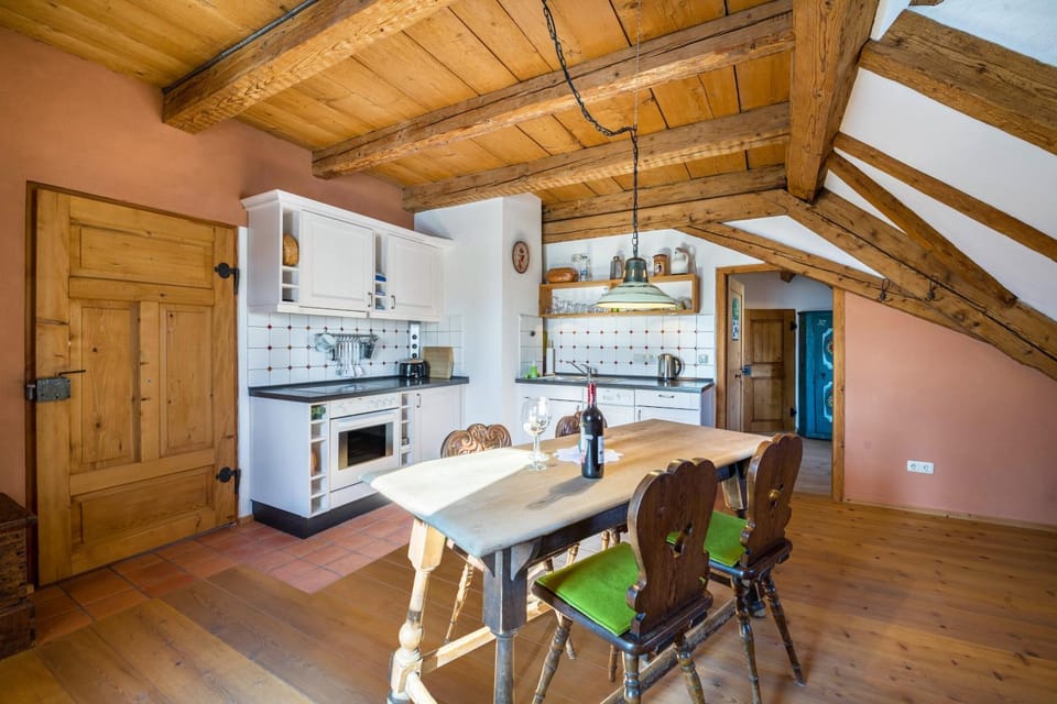 Property building, Kitchen or kitchenette, Living room