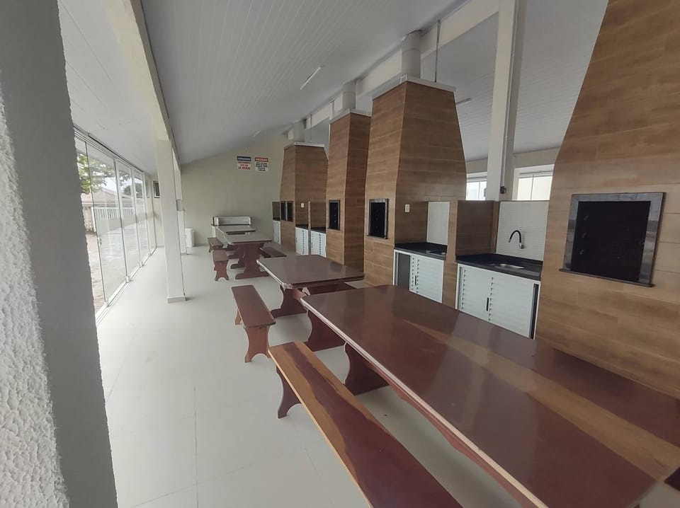 APTO TÉRREO a 50 Metros do MAR em Condomínio com PISCINAS MARAVILHOSAS Apartment in Guaratuba