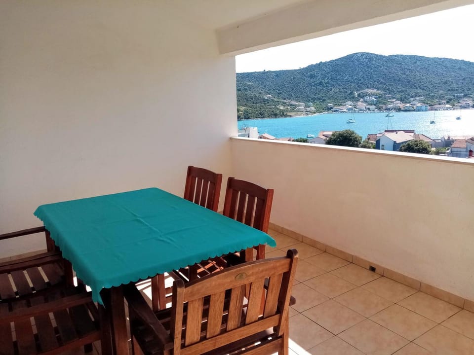 View (from property/room), Balcony/Terrace, Seating area