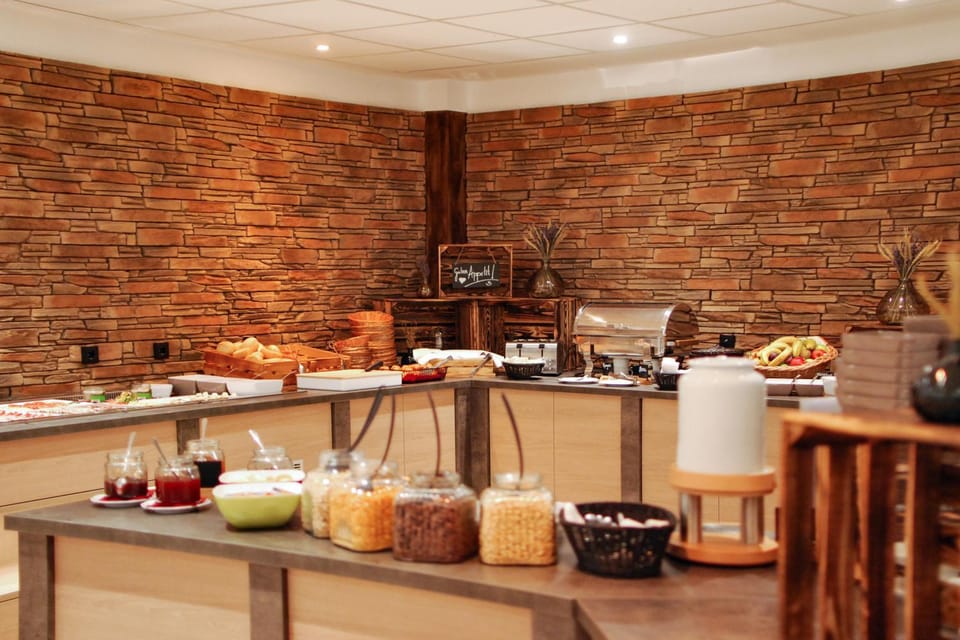 Coffee/tea facilities, Food and drinks, Food, Breakfast, Buffet breakfast, Drinks