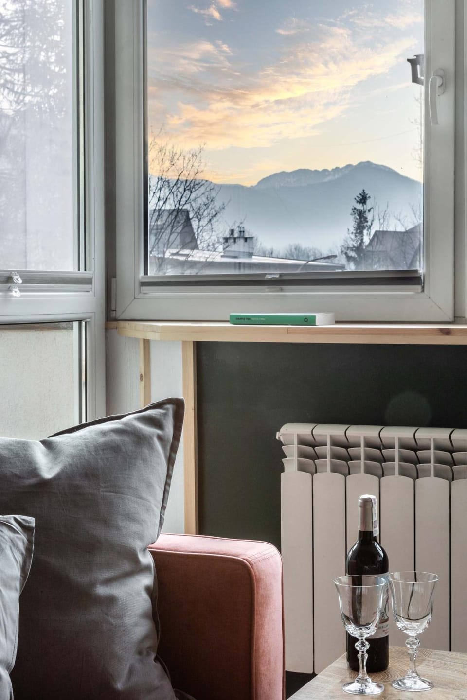 Living room, Seating area, Mountain view