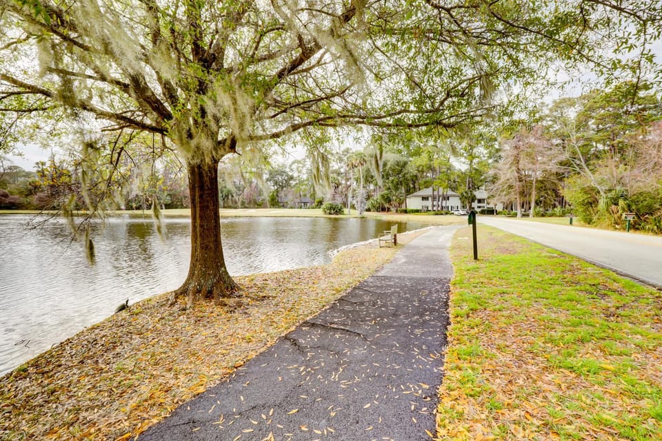Wonderful luxury pet friendly home in Shipyard with great golf Bikes & Beach Gear included House in Hilton Head Island