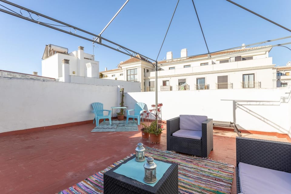 Property building, Balcony/Terrace, Living room