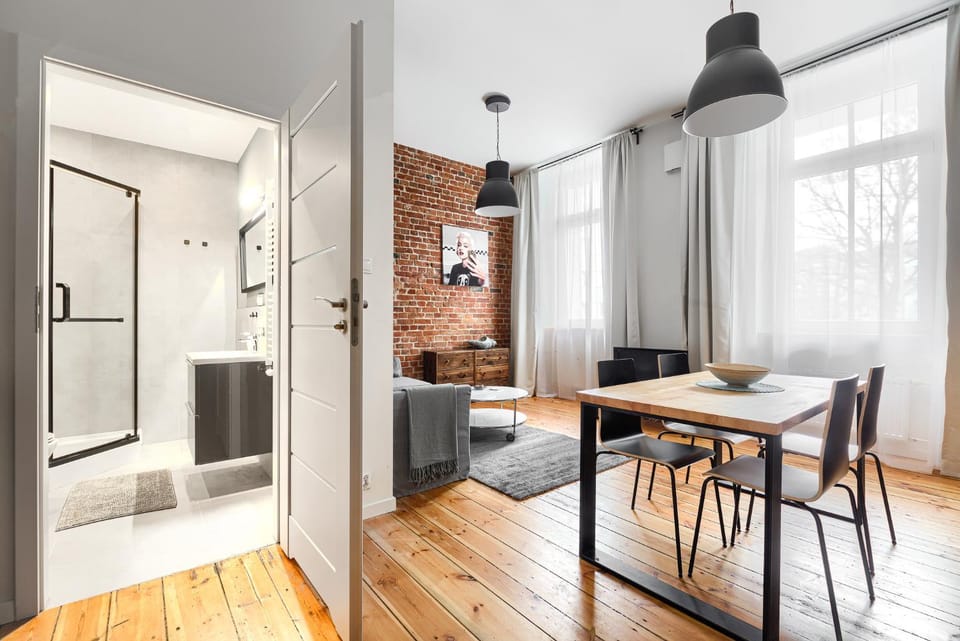 Communal lounge/ TV room, Bathroom, Living room