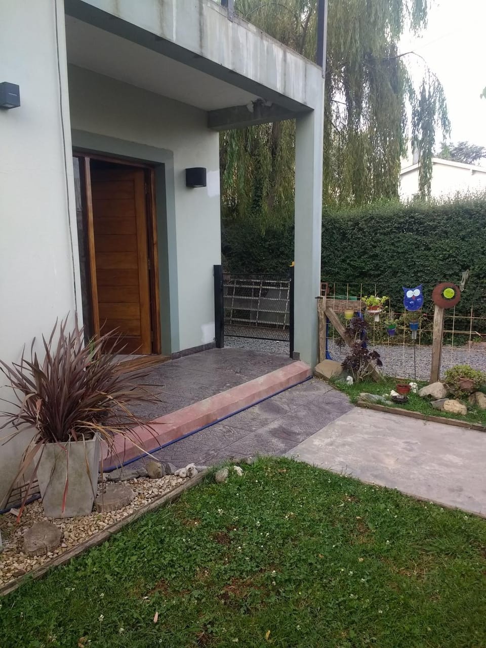 Facade/entrance