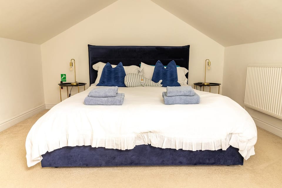 Seabourne Penthouse Stunning Seaviews with optional hot tub hire at Homesweetholidayhomes Apartment in Scarborough