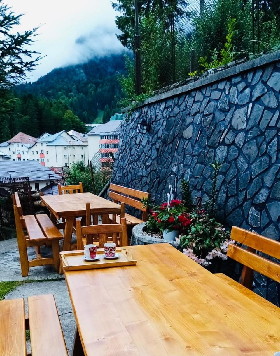 Property building, Day, Natural landscape, Mountain view