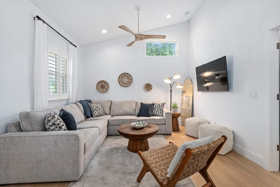 Citrus Hideaway - Steps to City Center House in Saint Augustine