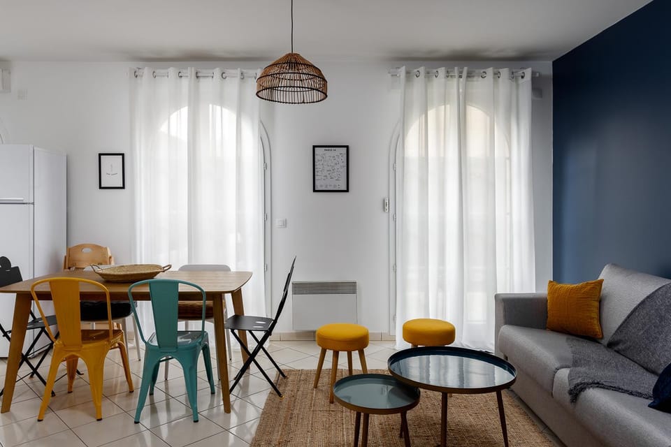 Living room, Dining area