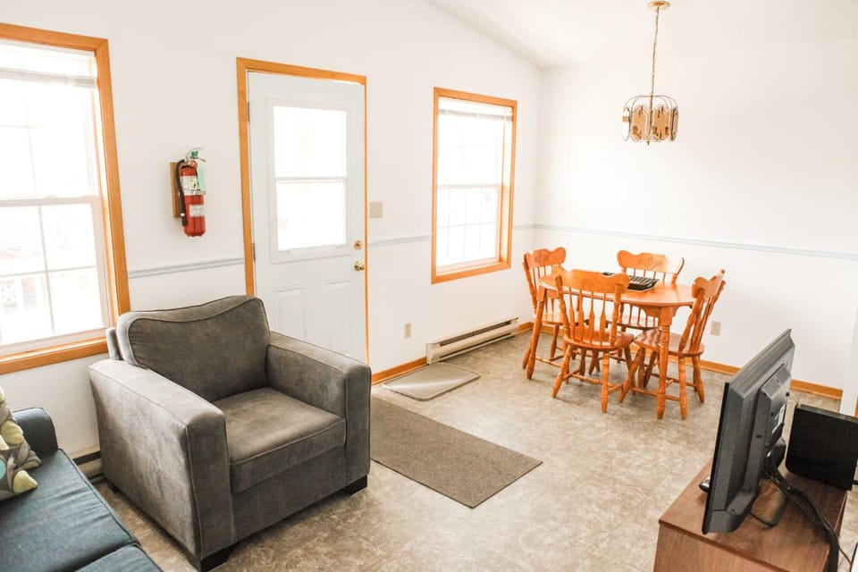Living room, Dining area