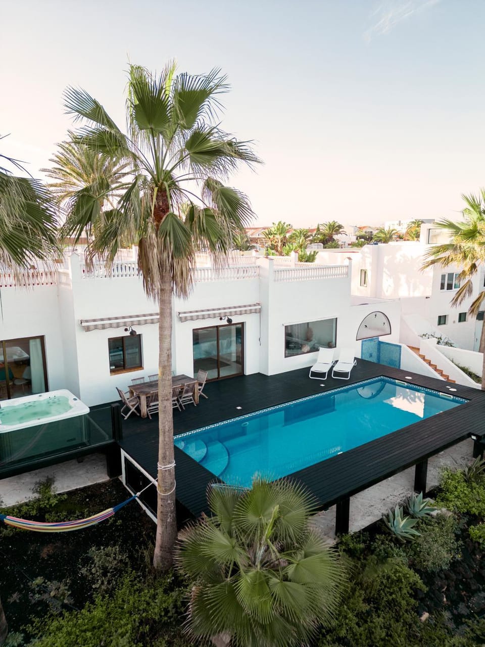 Pool view, Swimming pool, sunbed
