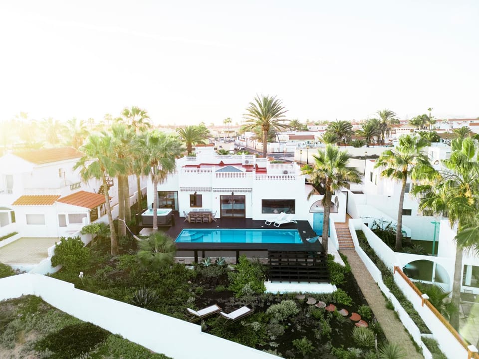 Property building, Pool view, Swimming pool
