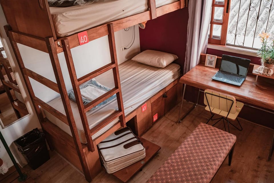 bunk bed, locker, air conditioner