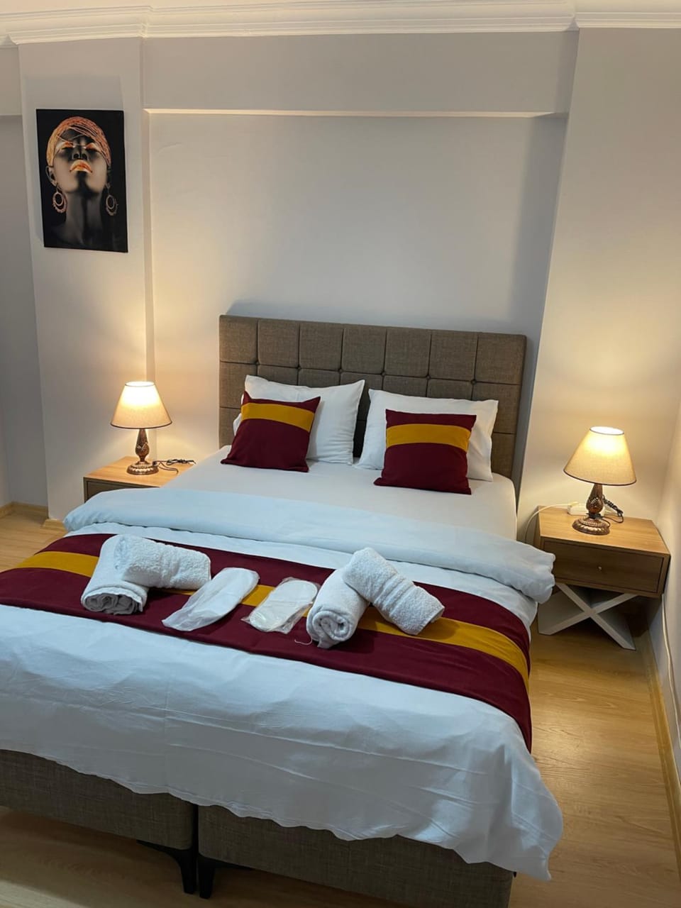 Bed, Bedroom, towels